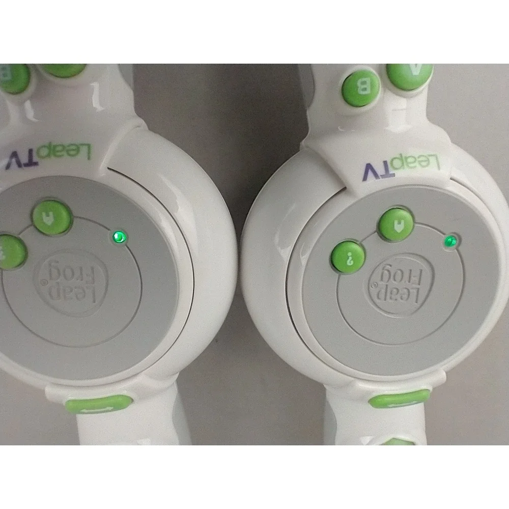 LeapFrog LeapTV Wireless‎ Transforming Controllers Set of 2 White Green Motion